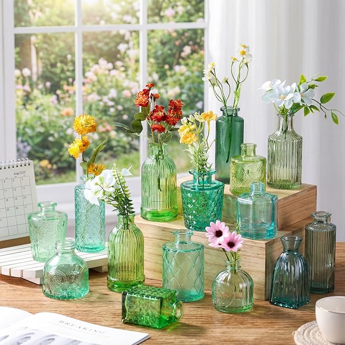 Yaomiao 60 Pcs Vases Bulk Colored Flower Glass Vases Bud Vintage Colored Glass Bottles Colorful Rustic Embossed for Home Wedding Table Decorations Gifts (Green Series)