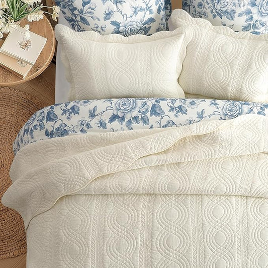 EVERGRACE 100% Cotton Scallop Quilt Set, Queen Size 3 Piece Set – Lightweight Bedspread with 2 Shams, Soft Prewashed Coverlet for Cozy and Elegant Bedding, Ivory Cream