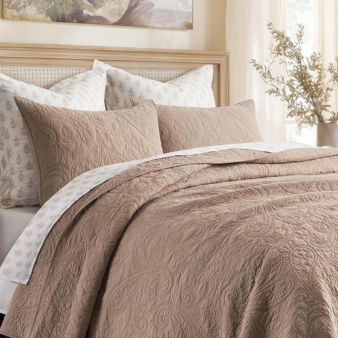 EVERGRACE 100% Cotton Paisley Quilt Set, Queen Size 3 Piece Set – Prewashed Lightweight Bedspread with 2 Shams, Soft & Breathable Matelasse Coverlet for All-Season Comfort, Dusty Brick
