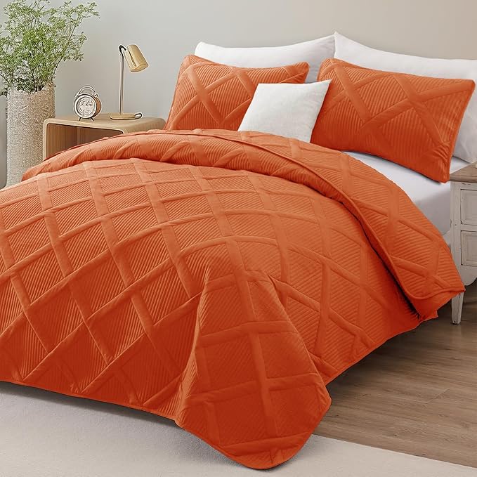 Exclusivo Mezcla Twin Size Quilt Set - Burnt Orange Quilts Bedding Set with 2 Pillow Shams, Modern Bedspread with Striped Pattern, Soft Lightweight Bedspreads Coverlets for All Seasons