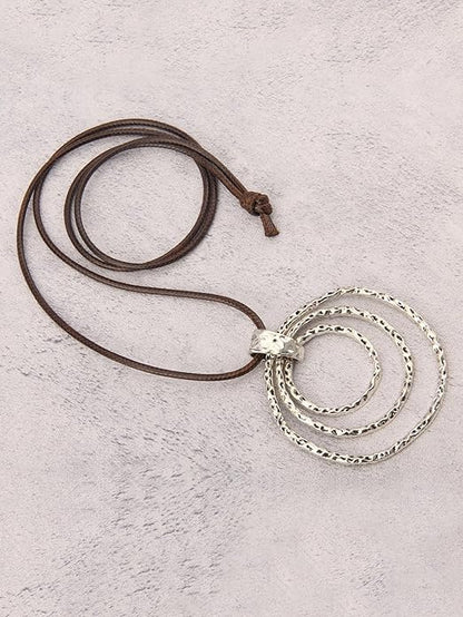 Leather Necklace for Women Boho Choker Necklace Long Cord Leather Pendant Bohemian Neckalce Vintage Alloy Pendant Leather Rope Necklace Wooden Necklaces for Women
