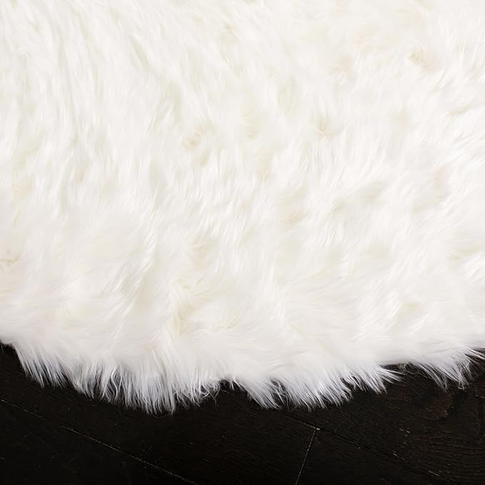 SAFAVIEH Faux Sheep Skin Collection 4' Round Ivory FSS235A Silken Glam 2.35-inch Thick Area Rug