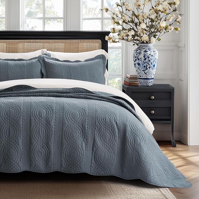 EVERGRACEHOME 100% Cotton Scallop Quilt Set, King Size 3 Piece Set – Lightweight Bedspread with 2 Shams, Soft Prewashed Matelasse Coverlet for Cozy and Elegant Bedding, Stormy Blue
