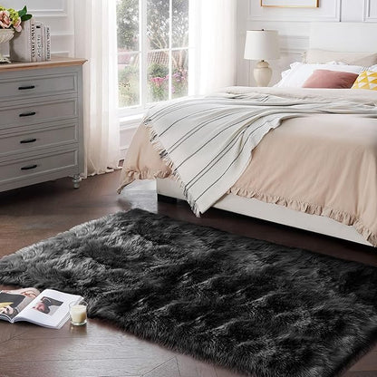 SERISSA Soft Fluffy Area Rug, Coal Black Faux Sheepskin Fur Rug, Shaggy Rug for Bedroom Floor Fuzzy Carpet for Living Room 4x6 Feet