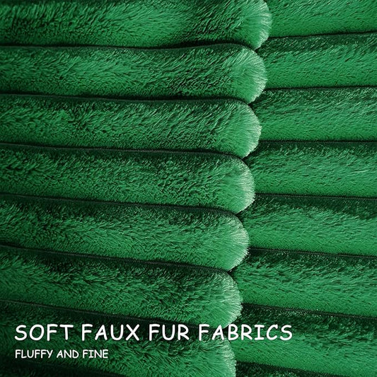 2 Pack 16x16 Pillow Cover Velvet Pillow Covers, Faux Fur Square Throw Pillow Covers for Living Room Decorations Throw Pillow Case, Throw Pillow Cover Cushion Cover for Sofa Bedroom Car, Dark Green