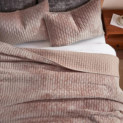 LEAONME Velvet Quilt King Size 98''x106'', Lightweight Dusty Pink Velvet Comforter Set with 2 Matching Shams, Soft Cross Stitch Bedspread Coverlet Bedding Set for All Season