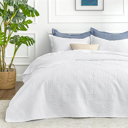 Love's cabin King Size Quilt Set White Bedspreads - Soft Bed Summer Lightweight Bedspread Comforter - Modern Style Coin Pattern Coverlet for All Season - 3 Pieces (1 Quilt, 2 Pillow Shams)