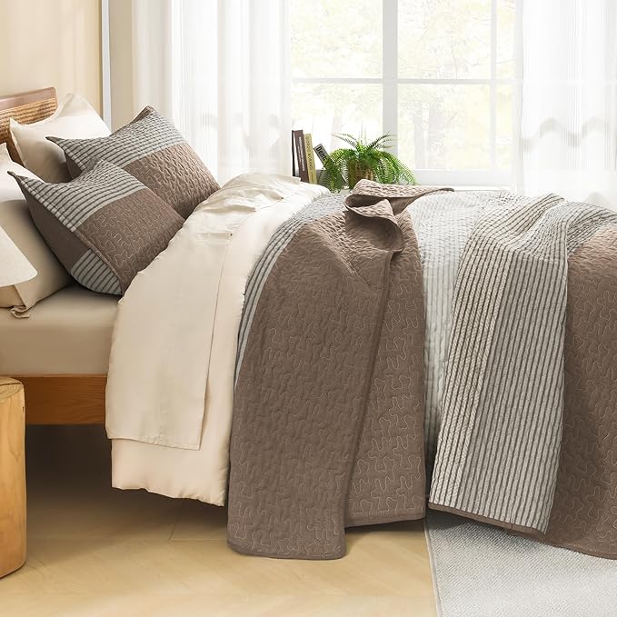 Litanika Oversized King Quilt Set Coffee, 128x120 Stripe Bedspread Coverlet 3 Pieces, Coffee Lightweight Quilted Bedding Set for All Season(Super King Plus-1 Quilt, 2 Pillowcases)