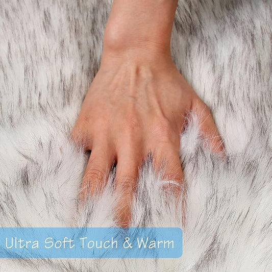duduta White Black Faux Sheepskin Throw Rug 2x3 ft, Fluffy Shag Fur Chair Cover Small Bedside Dorm Rug Non Slip Machine Washable