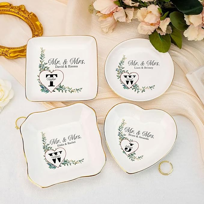 Personalized Wedding Jewelry Tray for Couple, Custom Mr and Mrs Ring Dish, Engagement Trinket Plate, Bridal Shower Ring Holder, Ceramic Keepsake Tray, Romantic Gift for Wife Husband