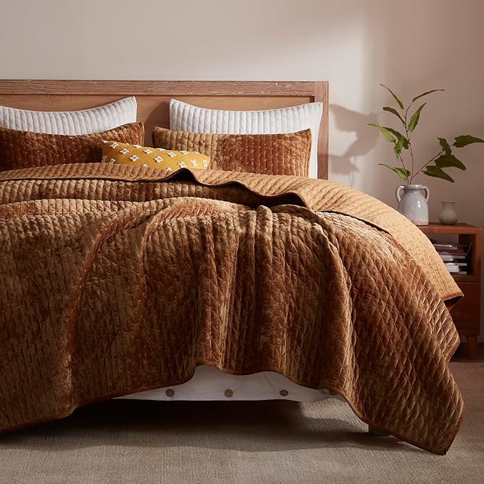 LEAONME Velvet Quilt Set Full/Queen Size 90''x98'', Lightweight Caramel Velvet Comforter Set with 2 Matching Shams, Soft Cross Stitch Bedspread Coverlet Bedding Set for All Season