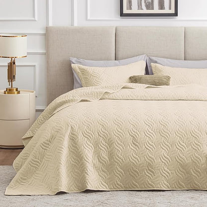 Love's cabin King Size Quilt Bedding Set Camel Bedspreads - Bed Summer Lightweight Bedspread Comforter - Wave Pattern Bedding Coverlet for All Season - 3 Pieces (1 Quilt, 2 Pillow Shams)