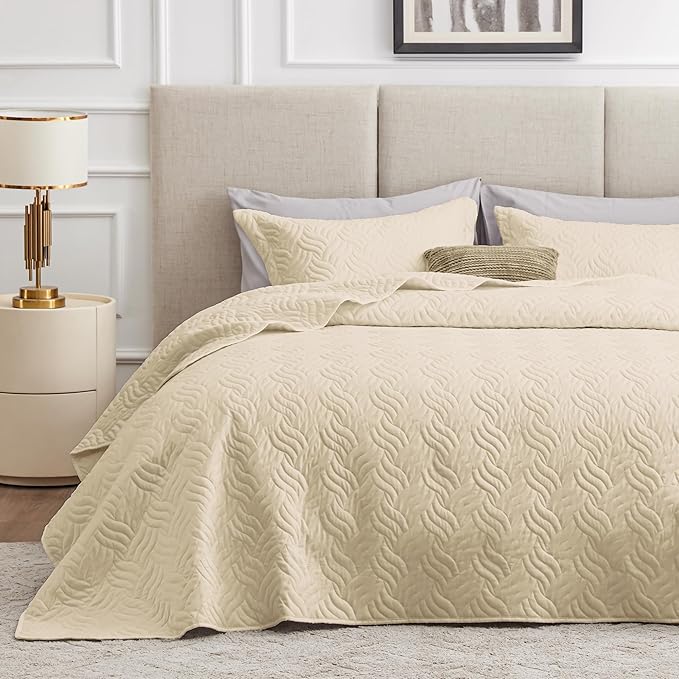 Love's cabin Quilts for Queen Bed Camel Bedspreads Bedding Set - Summer Lightweight Bedspread Comforter - Wave Pattern Bedding Coverlet for All Season - 3 Pieces (1 Quilt, 2 Pillow Shams)