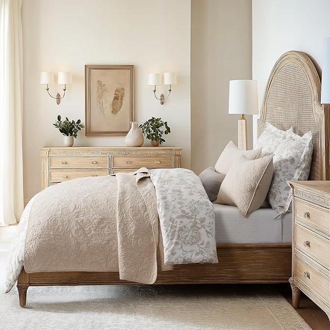EVERGRACE 100% Cotton Paisley Quilt Set, Oversized King 3 Piece Set – Prewashed Lightweight Bedspread with 2 Shams, Soft & Breathable Matelasse Coverlet for All-Season Comfort, Flax Beige