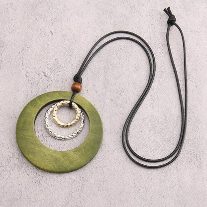 Leather Necklace for Women Boho Choker Necklace Long Cord Leather Pendant Bohemian Neckalce Vintage Alloy Pendant Leather Rope Necklace Wooden Necklaces for Women