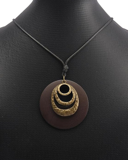 Leather Necklace for Women Boho Choker Necklace Long Cord Leather Pendant Bohemian Neckalce Vintage Alloy Pendant Leather Rope Necklace Wooden Necklaces for Women