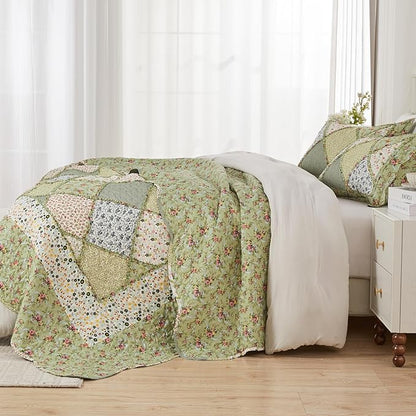 VIVILINEN Patchwork Quilt Set Reversible Quilted Bedspread Coverlet Set 3-Piece Floral Lightweight Comforter Stitched Bedding Set Bed Sheet Set for All Seasons(Green,Extra Wide Super King(128"x120"))