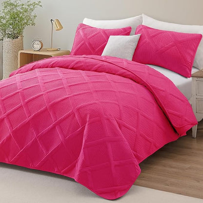 Exclusivo Mezcla Oversized King Quilt Set- Hot Pink Cal King Quilts Bedding Set with 2 Pillow Shams, Modern Bedspread with Striped Pattern, Soft Lightweight Bedspreads Coverlets for All Seasons