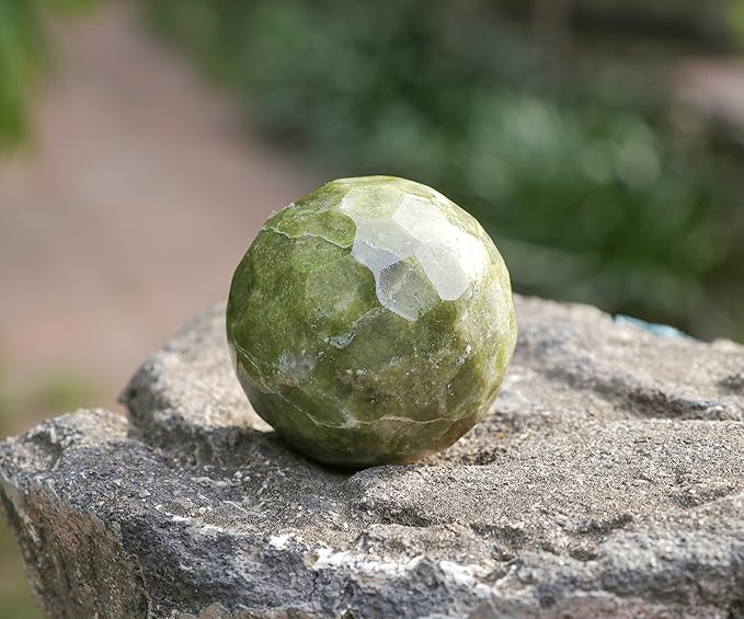 Crocon 50mm Vesuvianite diamond cut Stone sphere Ball with Metal Stand 1400+ Carats Gemstone Ball Healing ornament rock Sphere Sculpture Figurine for Fengshui Divination Crystal Home Decor Photography