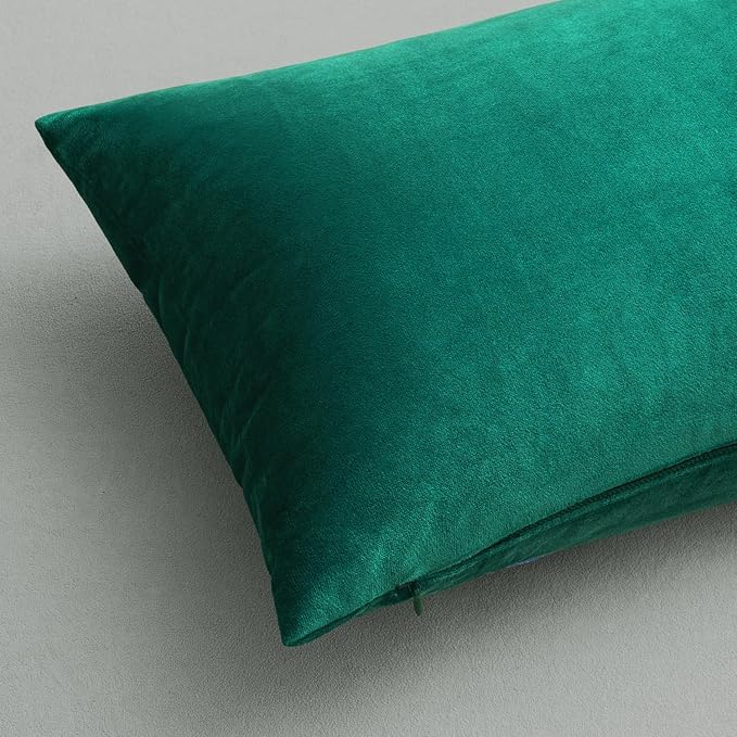 MIULEE Pack of 2 Velvet Soft Solid Decorative Square Throw Pillow Covers Christmas Cushion Case for Couch Sofa Bedroom Car 18x18 Inch 45x45 cm Green