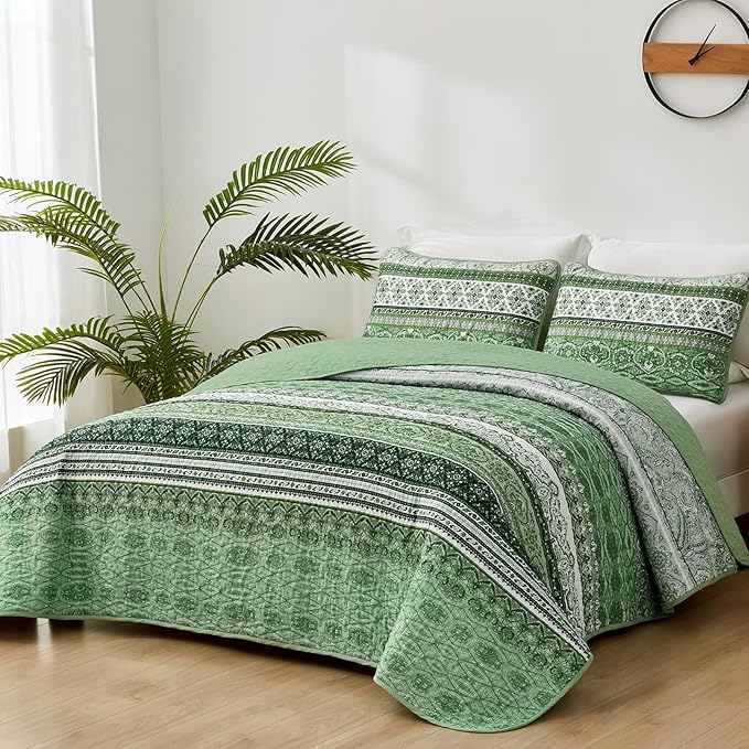 WONGS BEDDING Boho King Quilt Set, Light Green Bohemian Quilt Bedding Set, Lightweight Bed Decor Bedspread for All Season Reversible Microfiber Coverlet Bedding Set 103"x90"(3 Pieces)