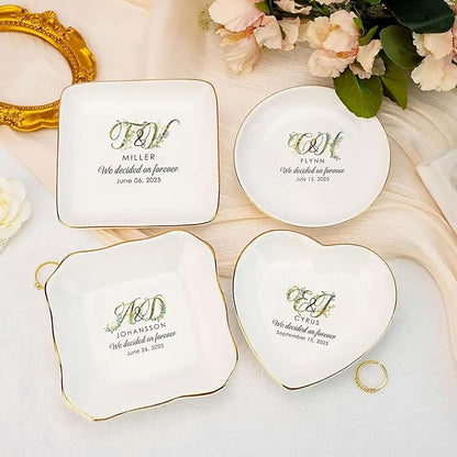 Personalized Mr. and Mrs. Ring Dish Engagement Gifts for Couples, Wedding Jewelry Tray Ring Holder, Gifts for Women Newlywed Future Bride To be, Anniversary Engaged Gift for Women