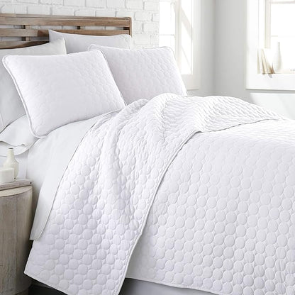 Southshore Fine Living, Inc. Twin XL Comforter Quilt Set, Dorm Room Bedding Essentials, Stain Resistant, Machine Washable Bed Spread, Twin XL White Quilt Bedspread Set w/Pillow Sham, Bright White