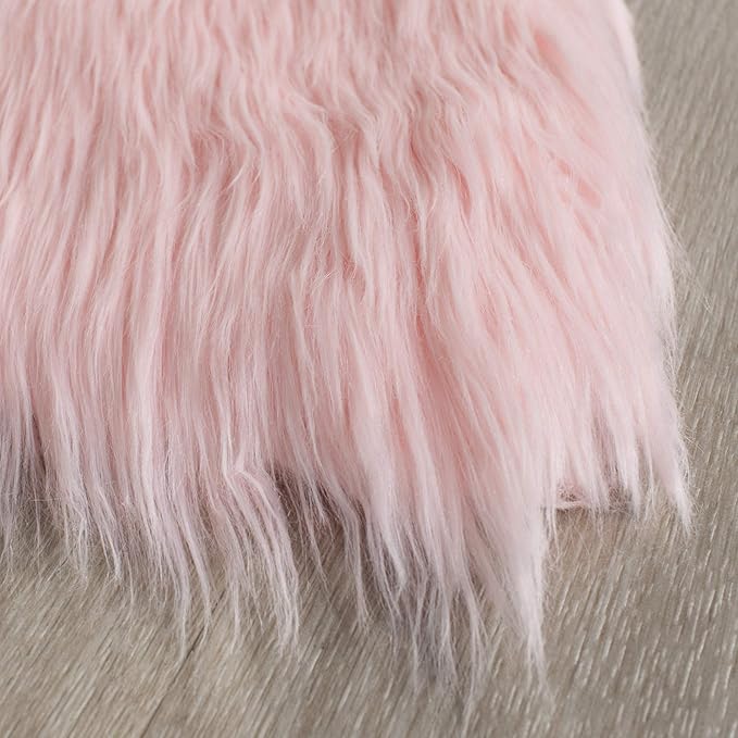SAFAVIEH Faux Sheep Skin Collection 5' x 8' Grey FSS115D Silken Glam 2.35-inch Thick Area Rug