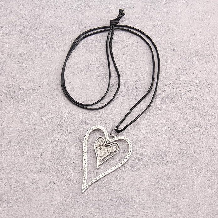Leather Necklace for Women Boho Choker Necklace Long Cord Leather Pendant Bohemian Neckalce Vintage Alloy Pendant Leather Rope Necklace Wooden Necklaces for Women