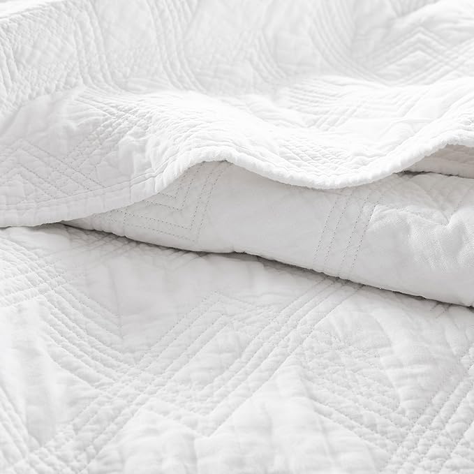 WDCOZY 100% Cotton White Oversized California King Size Quilt Bedding Sets with 2 Pillow Shams, Shabby Chic Rustic Textured Gauze Lightweight Country Soft Bedspread Coverlet for All Season