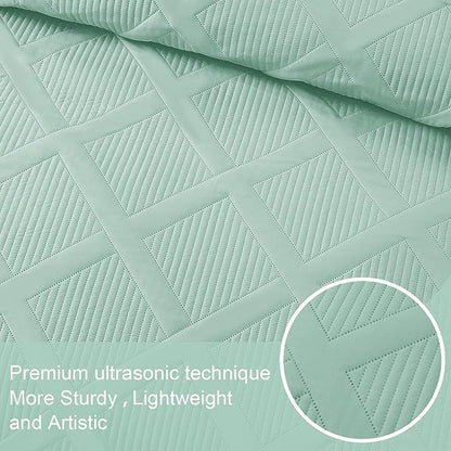 Exclusivo Mezcla Twin Size Quilt Set - Light Green Quilts Bedding Set with 2 Pillow Shams, Modern Bedspread with Striped Pattern, Soft Lightweight Bedspreads Coverlets for All Seasons
