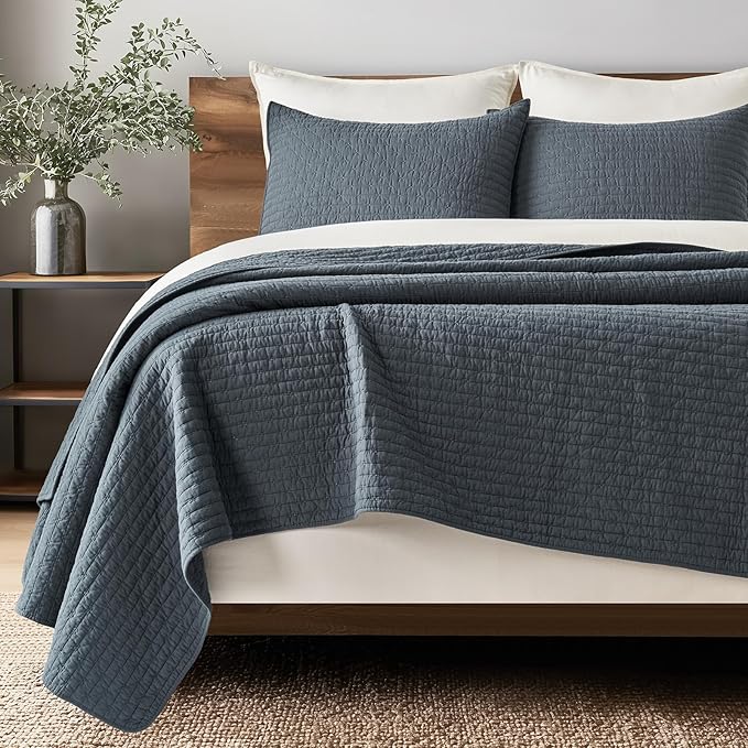 EVERGRACE Cross Stitch Pre-Washed Cotton Quilt Bedding Set Queen Size, Oversized 3 Pieces Lightweight Bedspread Coverlet for All Season, with 2 Matching Shams, Midnight Blue, 92"x96"