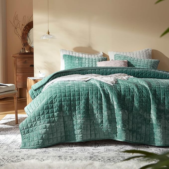 LEAONME Velvet Quilt Full/Queen Size-90''x98'', Lightweight Aqua Green Velvet Comforter Set with 2 Pillow Shams, Soft Bedspread Coverlet Quilted Bedding Set for All Season