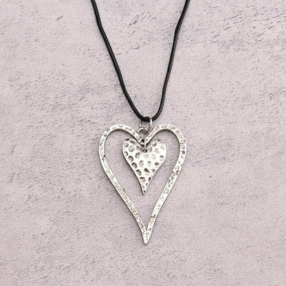 Leather Necklace for Women Boho Choker Necklace Long Cord Leather Pendant Bohemian Neckalce Vintage Alloy Pendant Leather Rope Necklace Wooden Necklaces for Women