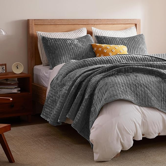 LEAONME Velvet Quilt Set Full/Queen Size 90''x98'', Lightweight Grey Velvet Comforter Set with 2 Matching Shams, Soft Cross Stitch Bedspread Coverlet Bedding Set for All Season