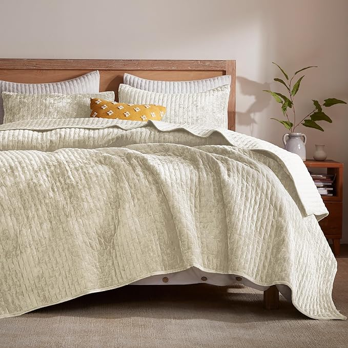 LEAONME Velvet Quilt California King Size 118''x106'', Lightweight Beige Velvet Comforter Set with 2 Matching Shams, Soft Cross Stitch Bedspread, Oversized King Quilt Set for All Season