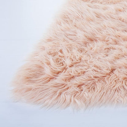 SAFAVIEH Faux Sheep Skin Collection Area Rug - 5' x 7', Light Pink, Silken Glam Design, Non-Shedding & Easy Care, 2.35-inch Thick Ideal for High Traffic Areas in Living Room, Bedroom (FSS115U)