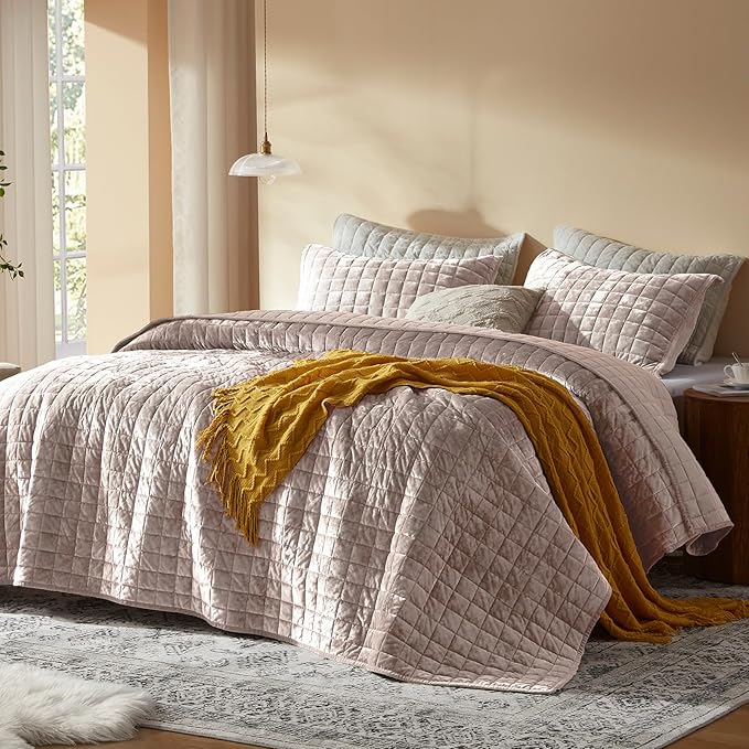 LEAONME Velvet Quilt Full/Queen Size-90''x98'', Lightweight Dusty Pink Comforter Set with 2 Pillow Shams, Soft Bedspread Coverlet Quilted Bedding Set for All Season