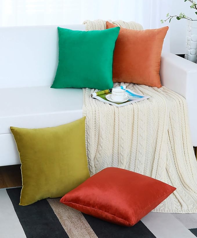 Jeneoo Set of 2 Decorative Throw Pillow Covers Soft Velvet Comfy Solid Couch Cushion Cover Decor (Bright Green, 20 x 20 Inches)
