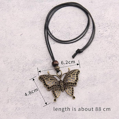 Leather Necklace for Women Boho Choker Necklace Long Cord Leather Pendant Bohemian Neckalce Vintage Alloy Pendant Leather Rope Necklace Wooden Necklaces for Women