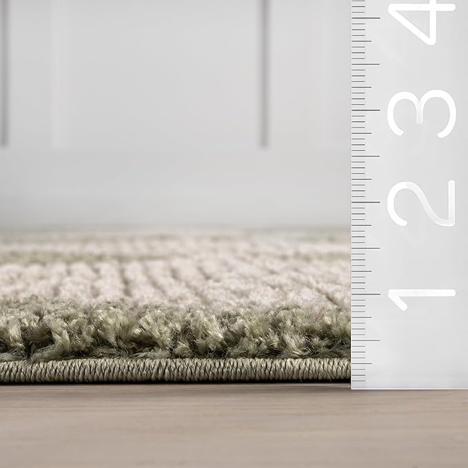 Nuloom Marissa Green/Ivory, 6'7" x 9', Diamond, Tassel, Soft and Cozy, High Traffic, Stain Resistant, Easy Clean, Durable Area Rug for Bedroom, Living Room, Dining Space, Den, Foyer, Entryway