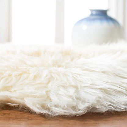 SAFAVIEH Sheep Skin Collection Area Rug - 5'5" x 7'7", White, Handmade Rustic Glam Genuine Pelt, 3.4-inch Thick Ideal for High Traffic Areas in Living Room, Bedroom (SHS121A)