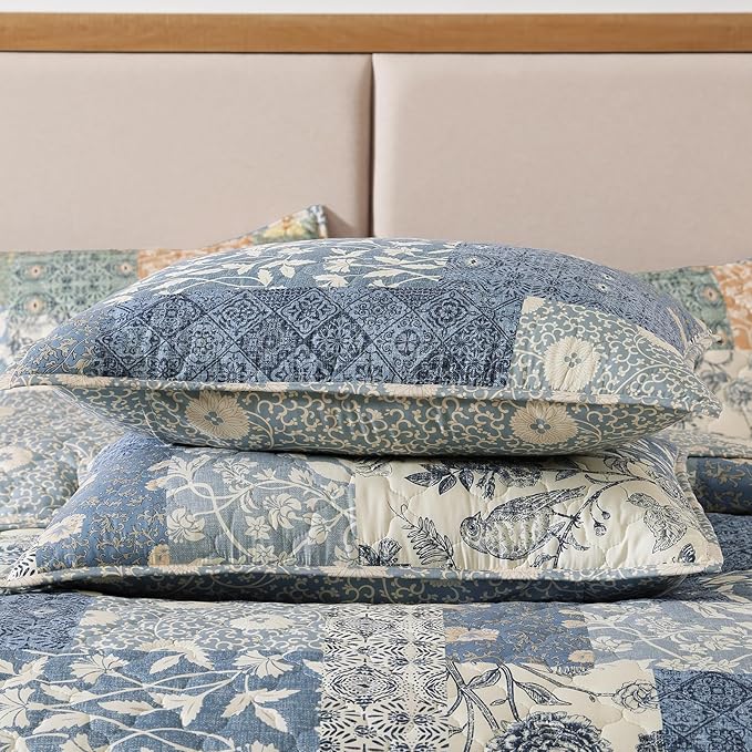 CASAAGUSTO King Size Quilt Set - 3 Pieces Patchwork Blue Quilt Bedding Set, Lightweight King Bedspread Coverlet, Reversible Floral Bed Cover for All Seasons (106"x94", 1 Quilt + 2 Pillow Shams)