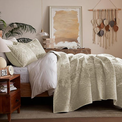 LEAONME Velvet Quilt Set Full/Queen Size 90''x98'', Lightweight Beige Velvet Comforter Set with 2 Matching Shams, Soft Cross Stitch Bedspread Coverlet Bedding Set for All Season