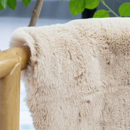 Beige Faux Sheepskin Rabbit Fur Shaggy Rugs for Bedroom Small Shag Washable Fluffy Fur Rug for Living Room Rug 2x3 Nursery Rectange Rugs