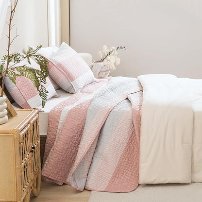 Litanika Quilt Queen Size Pink, Stripe Patchwork Summer Bedspread Coverlet 3 Pieces, Soft Lightweight Microfiber Quilted Bedding Set for All Season(1 Quilt, 2 Pillowcases)