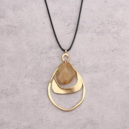 Leather Necklace for Women Boho Choker Necklace Long Cord Leather Pendant Bohemian Neckalce Vintage Alloy Pendant Leather Rope Necklace Wooden Necklaces for Women