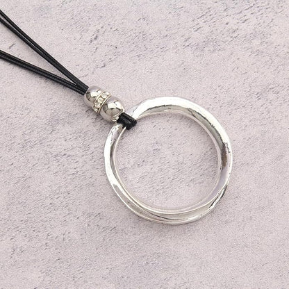 Leather Necklace for Women Boho Choker Necklace Long Cord Leather Pendant Bohemian Neckalce Vintage Alloy Pendant Leather Rope Necklace Wooden Necklaces for Women