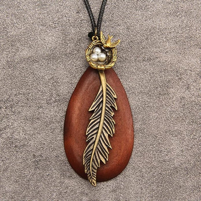 Leather Necklace for Women Boho Choker Necklace Long Cord Leather Pendant Bohemian Neckalce Vintage Alloy Pendant Leather Rope Necklace Wooden Necklaces for Women