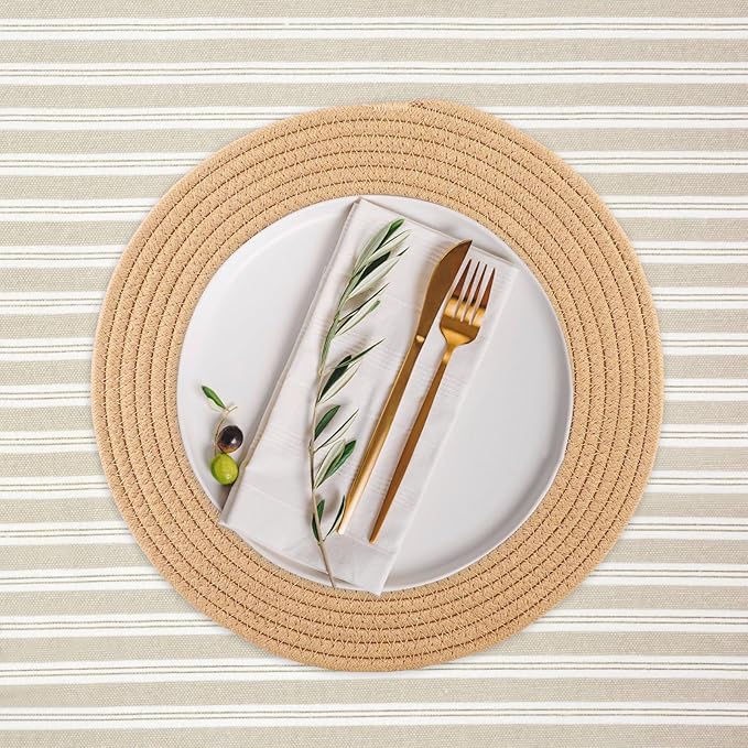Round Woven Placemats Set of 8 Heat Resistant Placemats 13.5 Inches Farmhouse Cotton Rope Place Mats for Dining Tables Trivets for Hot Dishes, Brown